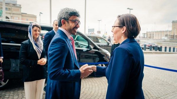 عبدالله بن زايد ووزيرة خارجية السويد يوقعان مذكرة تفاهم بين البلدين