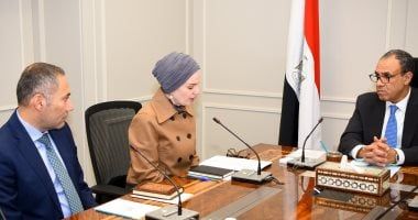 وزير الخارجية يجتمع مع قيادات وأعضاء قطاع الشئون البرلمانية بالوزارة