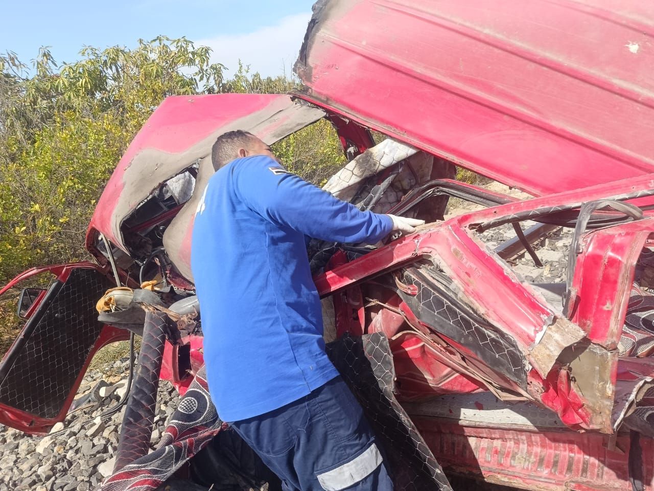 ارتفاع عدد حالات الوفاة فى حادث قطار الإسماعيلية إلى 10 أشخاص.. صور