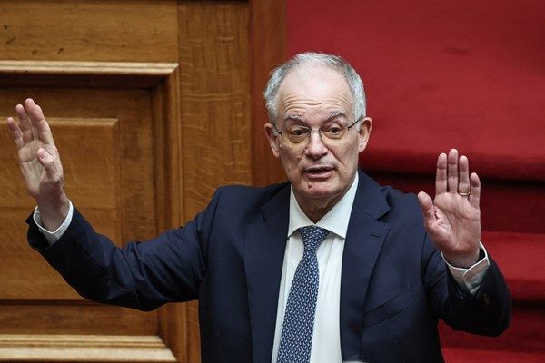 قسطنطين تاسولاس يؤدي اليمين الدستورية رئيساً جديداً لليونان