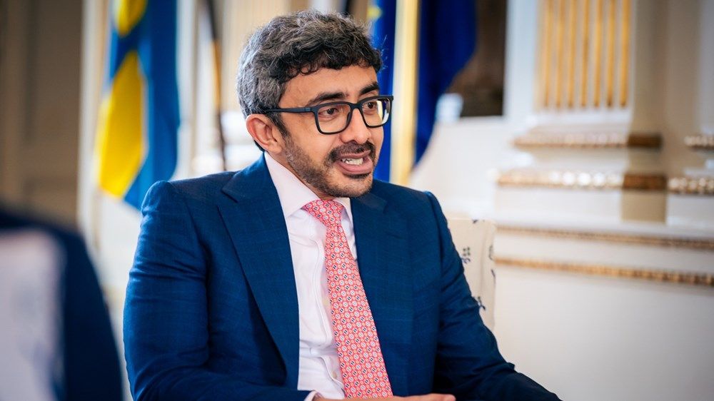 عبدالله بن زايد يلتقي وزير الدفاع في السويد