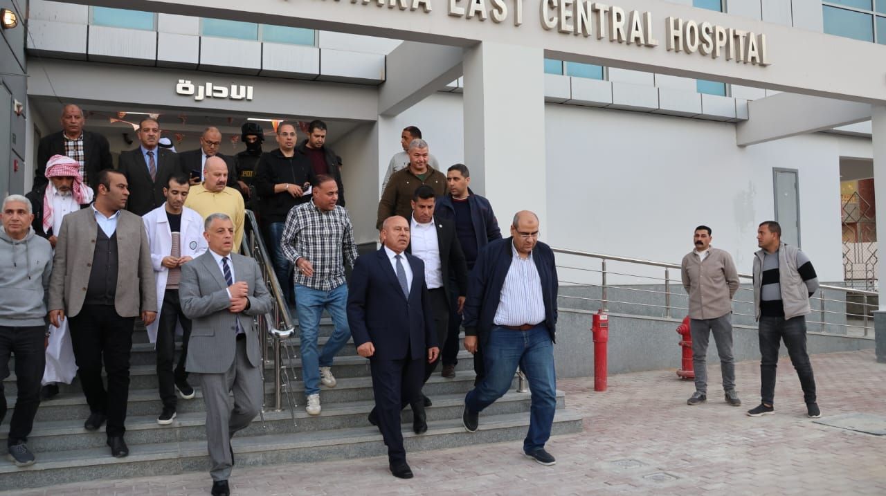 وزير الصناعة والنقل يزور مصابى حادث اصطدام قطار بمينى باص بالإسماعيلية