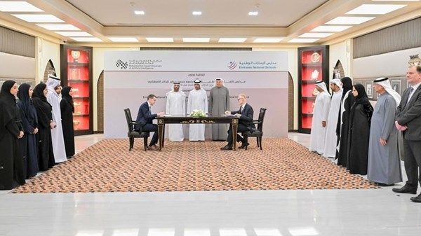 اتفاقية بين مدارس الإمارات الوطنية وجامعة محمد بن زايد للذكاء الاصطناعي