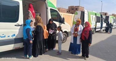 توقيع الكشف الطبى على 11 ألفًا و874 مواطنًا فى 12 قافلة علاجية بالجيزة