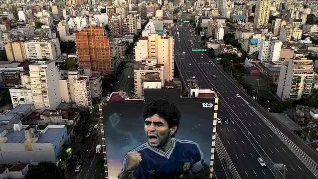 "مسرح الرعب".. أسرار جديدة عن الساعات الأخيرة لمارادونا