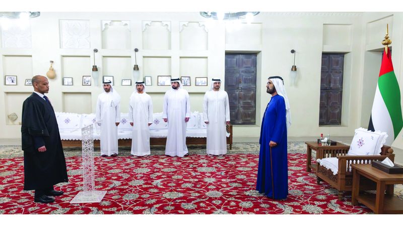 الامارات | أمام محمد بن راشد.. 8 قضاة جدد في محاكم دبي  يؤدون اليمين القانونية