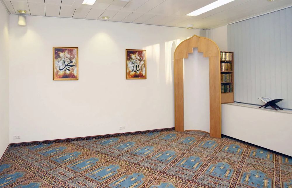 تركيب أنظمة الحرائق والإسعافات.. أبرز اشتراطات المصليات في مباني الضيافة بمكة