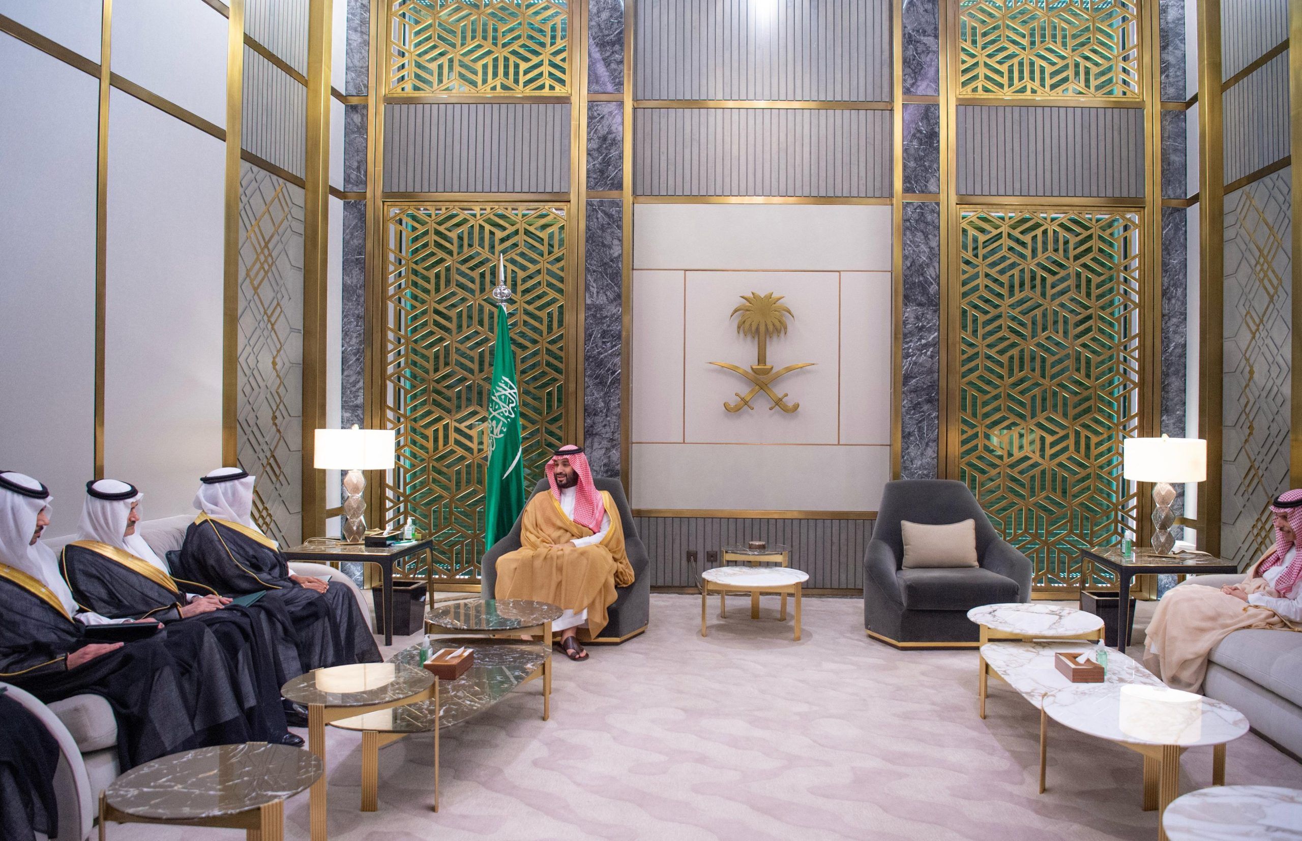 أمام ولي العهد.. السفراء المُعينون حديثًا لدى عدد من الدول الشقيقة والصديقة يؤدون القسم.. فيديو