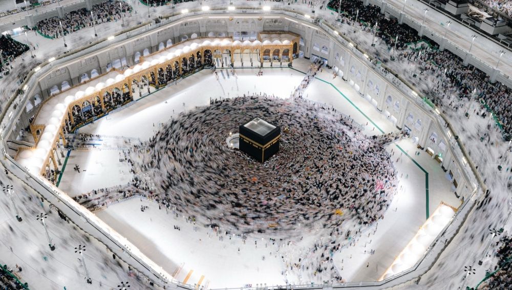 ياسر الدوسري وماهر المعيقلي.. إمامي صلاة التراويح في المسجد الحرام الليلة