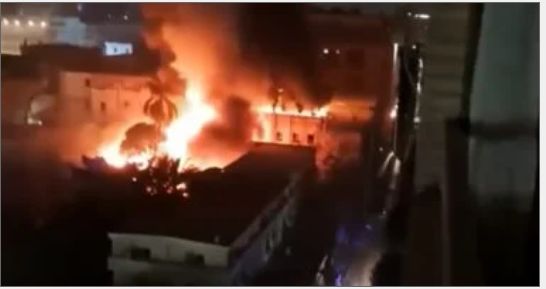 ساعات الجحيم فى وسط البلد.. القصة الكاملة لحريق أكشاك بجوار معامل الصحة