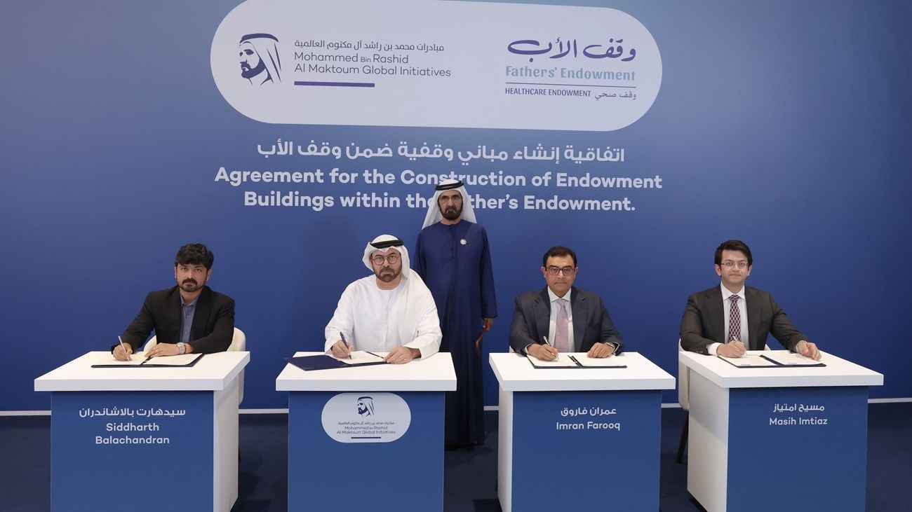محمد بن راشد يشهد توقيع اتفاقيات مع 3 شركات دعماً لحملة «وقف الأب»