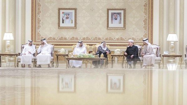 الحكام يستقبلون المهنئين بشهر رمضان المبارك