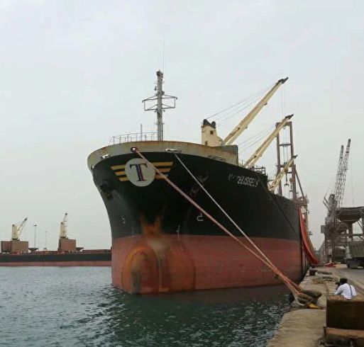 حول ميناء الحديدة...قرار أمريكي جديد وكارثي