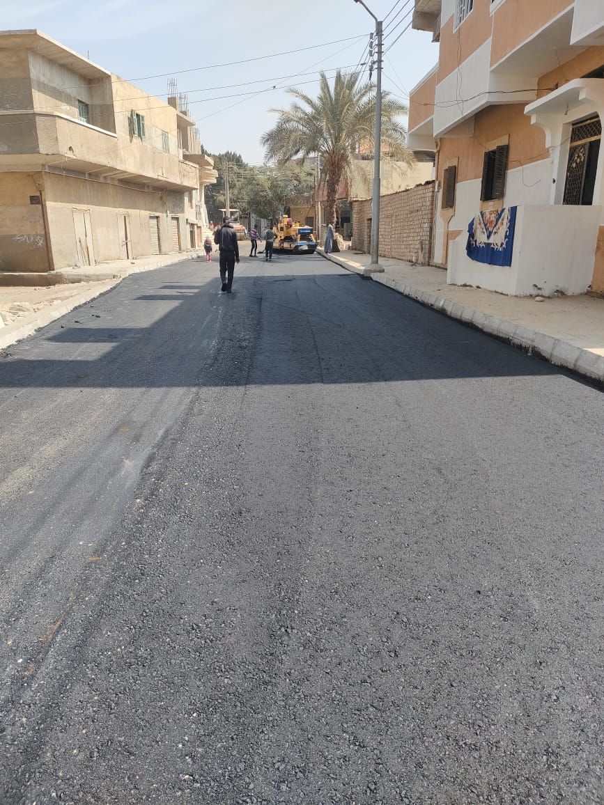 محافظ الجيزة: رصف وتطوير 5 شوارع حيوية فى قرى أطفيح