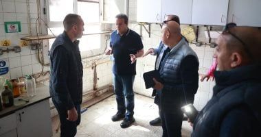 وزير الصحة يتفقد مبنى المعامل المركزية المتضرر من حريق الأكشاك