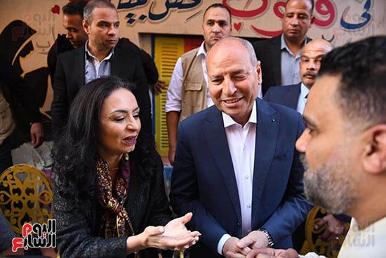 إفطار المطرية.. الآلاف يشاركون في أكبر حفل إفطار جماعى بمصر "صور"