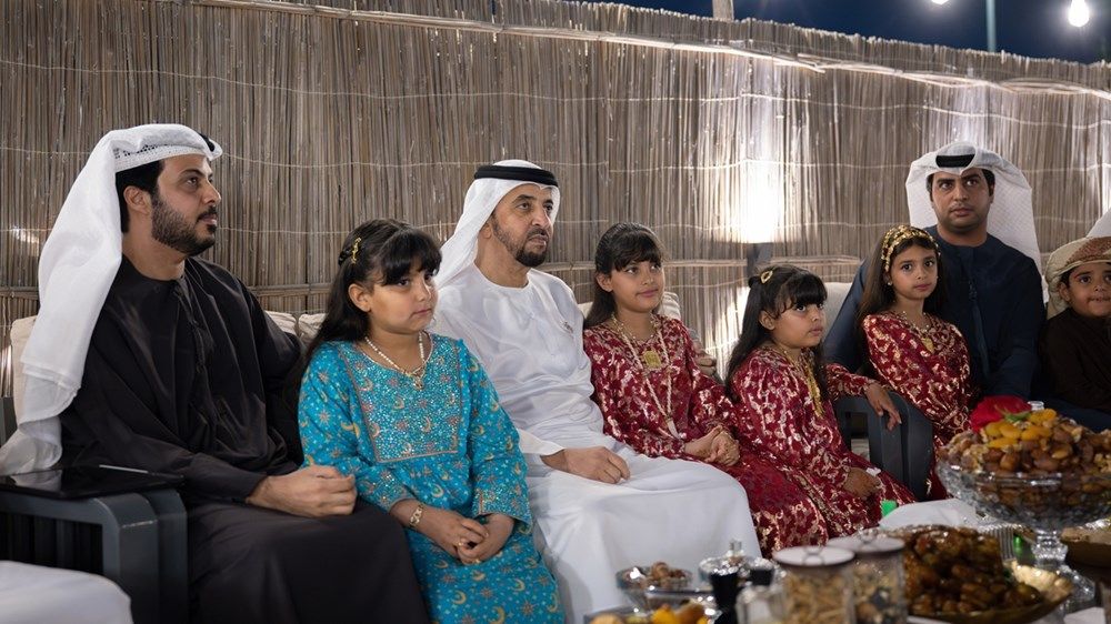 حمدان بن زايد يزور محمد خلفان الهاملي بمنزله في مدينة زايد