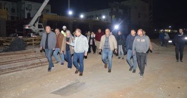 رئيس الجهاز المركزي للتعمير يتفقد ليلا مشروع حديقة "تلال الفسطاط" بالقاهرة