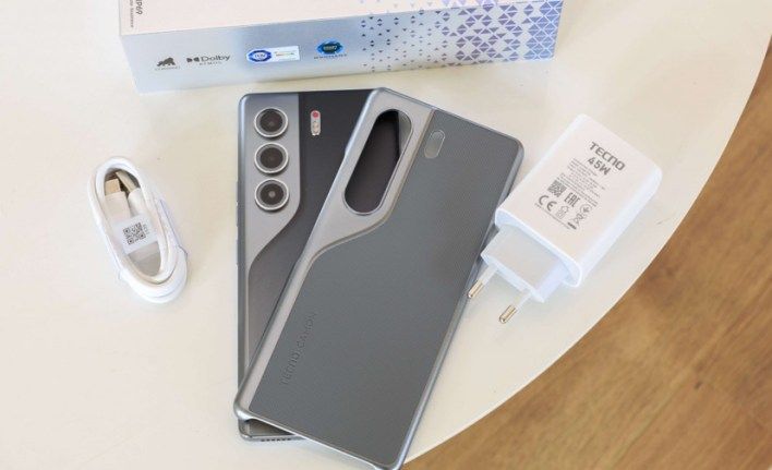 تكنولوجيا: الكشف عن محتويات صندوق هاتف Tecno Camon 40 Pro 5G