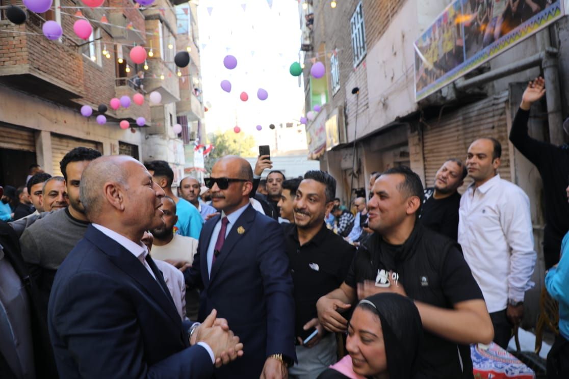 محافظ القاهرة يشارك فى حفل إفطار المطرية.. صور