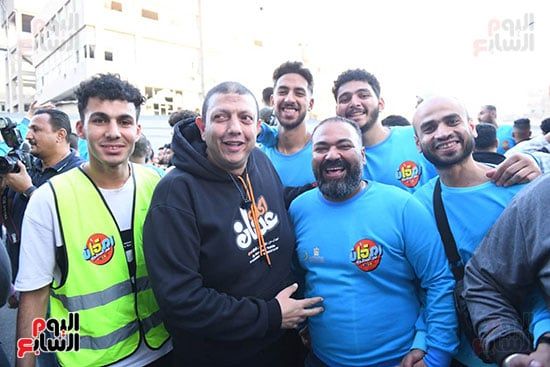 إفطار المطرية.. الآلاف يشاركون في أكبر حفل إفطار جماعى بمصر "صور"