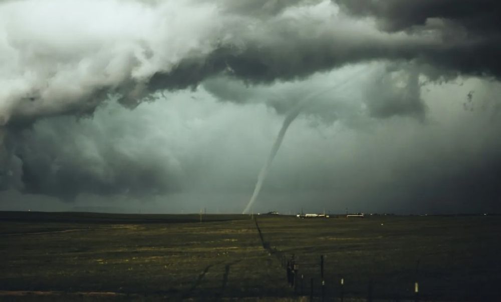 القنصلية السعودية في هيوستن تحذر المواطنين من الأوضاع الجوية