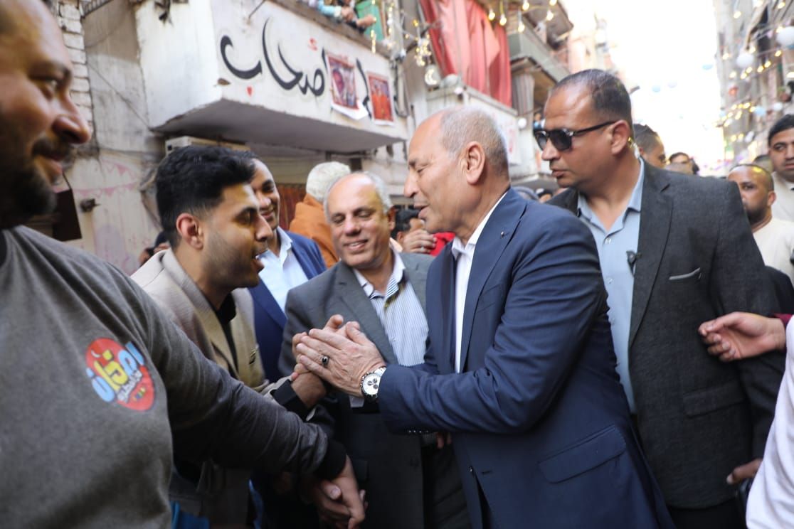 محافظ القاهرة يشارك فى حفل إفطار المطرية.. صور