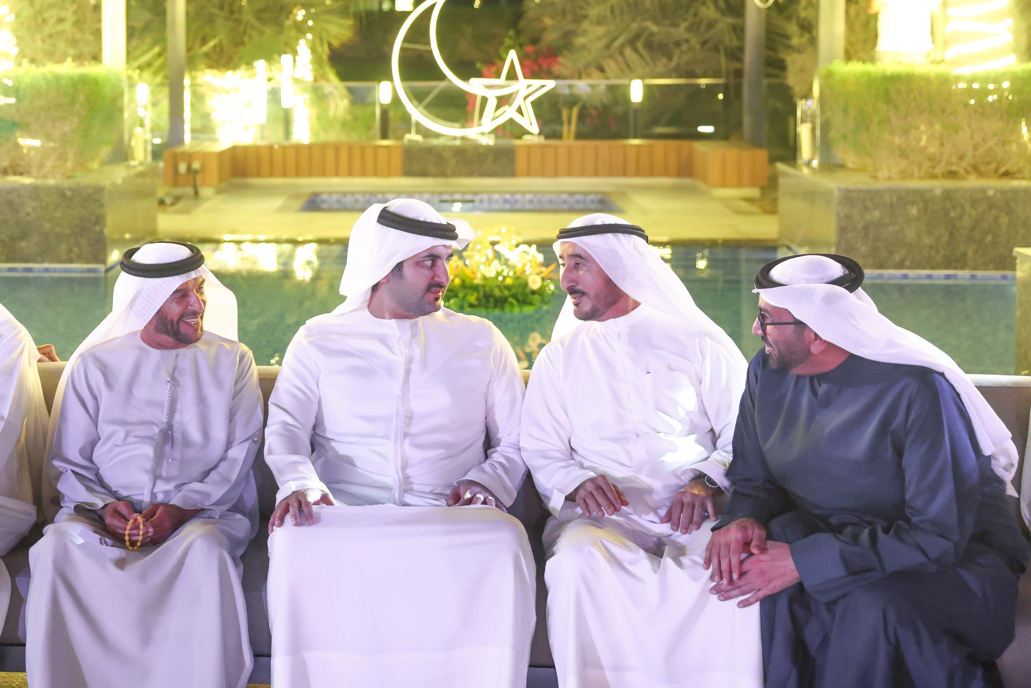 الامارات | مكتوم بن محمد: أدام الله الإمارات عائلة واحدة تجمعها المحبة ويقوّيها التواصل