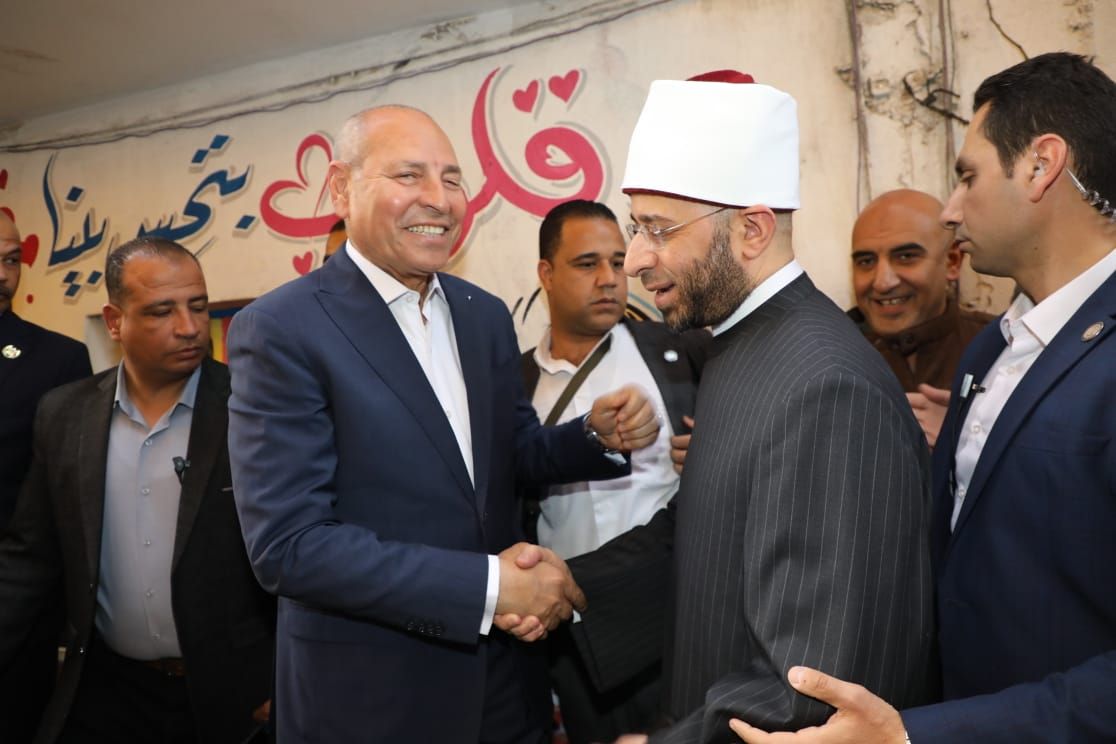 وزيرا الأوقاف والتضامن ومحافظ القاهرة يشاركون فى حفل إفطار المطرية.. صور