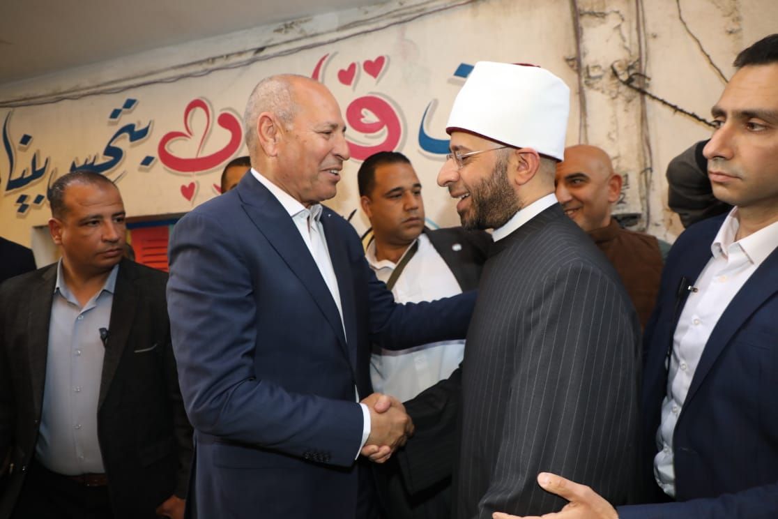 وزيرا الأوقاف والتضامن ومحافظ القاهرة يشاركون فى حفل إفطار المطرية.. صور