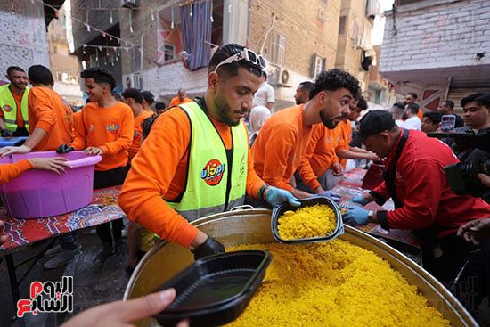 إفطار المطرية.. الآلاف يشاركون في أكبر حفل إفطار جماعى بمصر "صور"