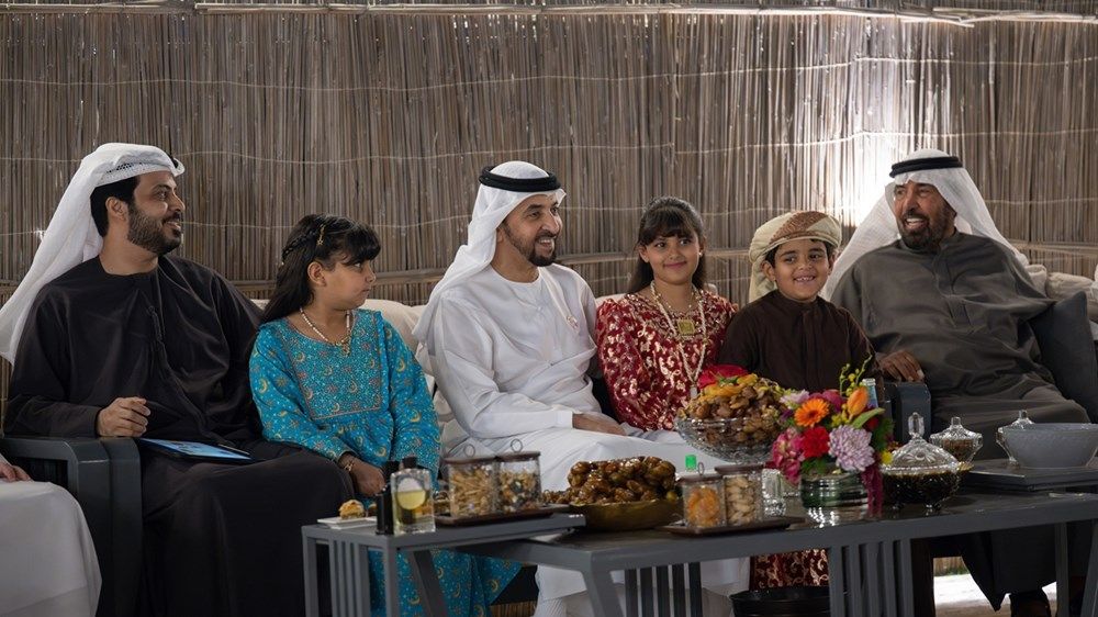 حمدان بن زايد يزور محمد خلفان الهاملي بمنزله في مدينة زايد