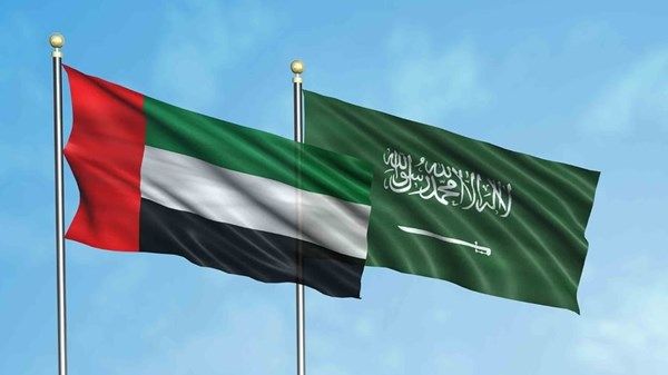 حكام الإمارات يعزون خادم الحرمين في وفاة الأميرة نورة بنت بندر بن محمد