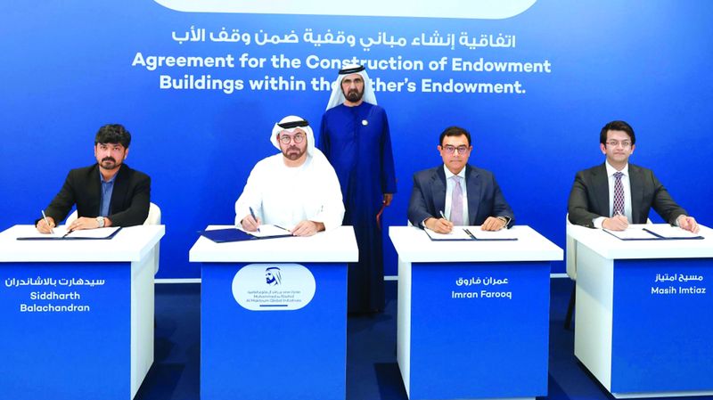 الامارات | محمد بن راشد يشهد توقيع اتفاقيات مع 3 شركات لدعم حملة «وقف الأب»