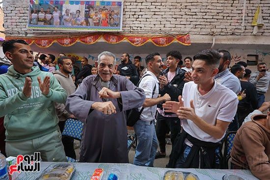 إفطار المطرية.. الآلاف يشاركون في أكبر حفل إفطار جماعى بمصر "صور"