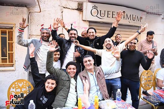 إفطار المطرية.. الآلاف يشاركون في أكبر حفل إفطار جماعى بمصر "صور"