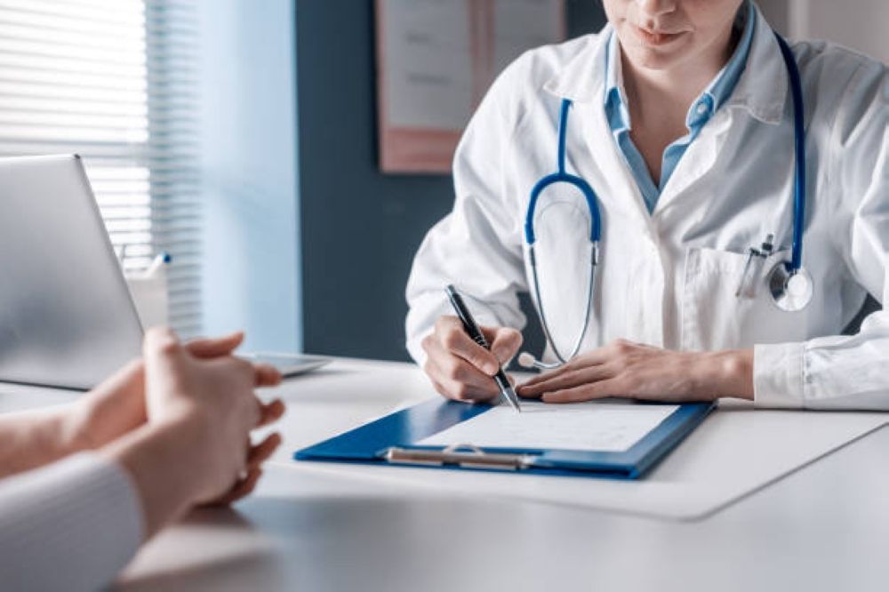 تأمين طبي إلزامي في جميع المرافق الصحية الحكومية بدءًا من يوليو