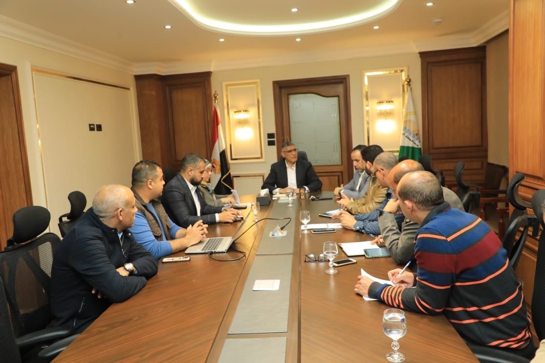 محافظ الجيزة: دعم المستشفيات والوحدات الصحية بـ287 جهازًا طبيًا وعلاجيًا