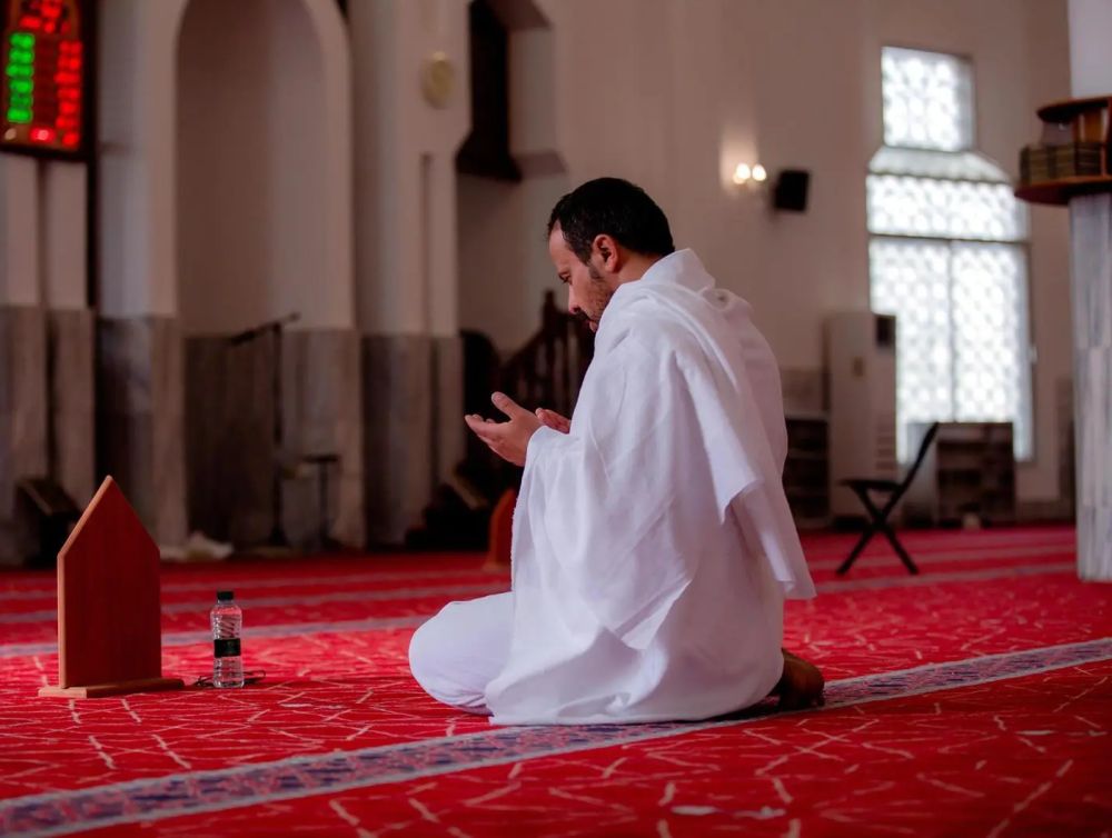 ميقات يلملم يشهد توافد أعداد كبيرة من المعتمرين والزوار