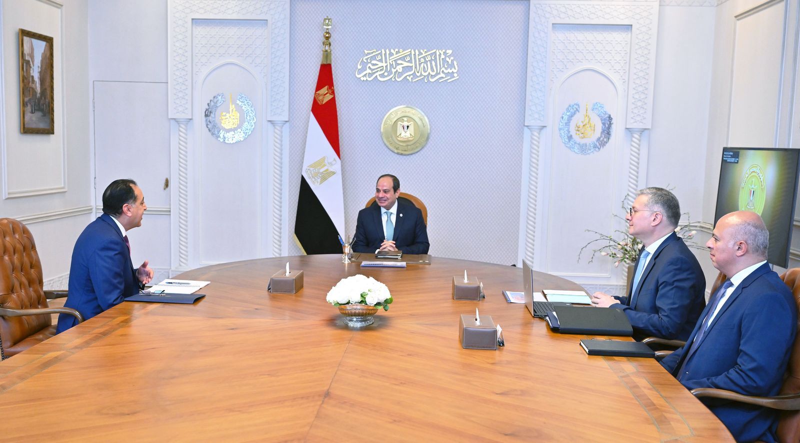 الرئيس السيسى يوجه بمواصلة الالتزام بسداد مستحقات شركات البترول والغاز