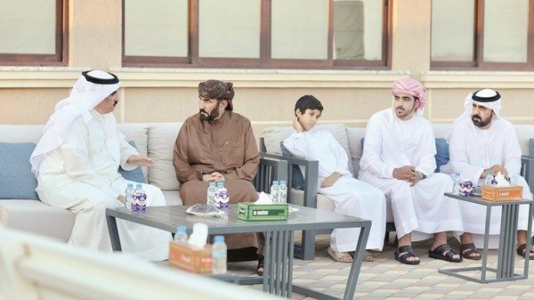 طالب بن صقر يستقبل سفير البحرين لدى الدولة