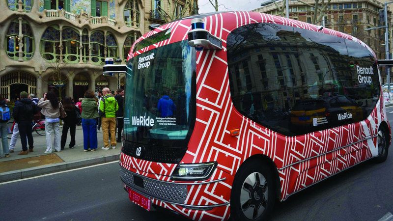 الامارات | «حافلة المستقبل» ترحِّب بالركاب المغامرين بالمجان