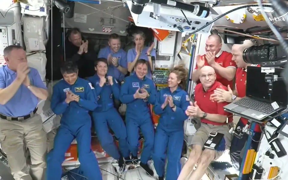 تكنولوجيا: رحلة بلا عودة كادت تصبح حقيقة.. عودة رواد فضاء ناسا للأرض قريبا.. صور وفيديو