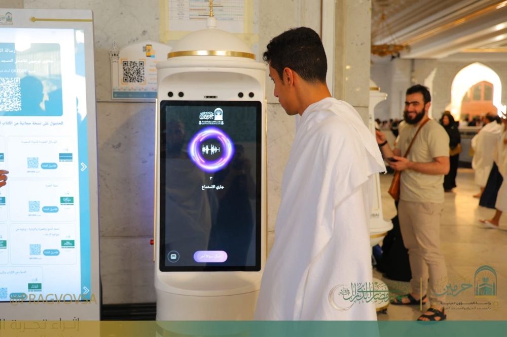 السديس: زيادة الشاشات التفاعلية والروبوتات استعدادًا للعشر الأواخر