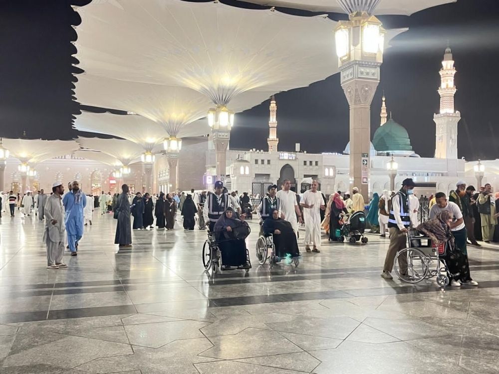 الكشافة السعودية.. عطاءٌ متجدد في خدمة زوار المسجد النبوي الشريف