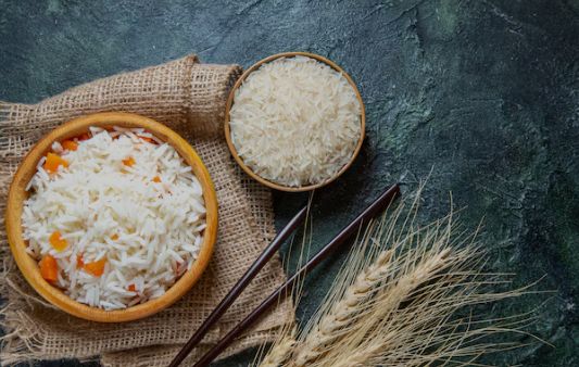 الامارات | كيف نُميز بين الأرز المزيف والطبيعي؟