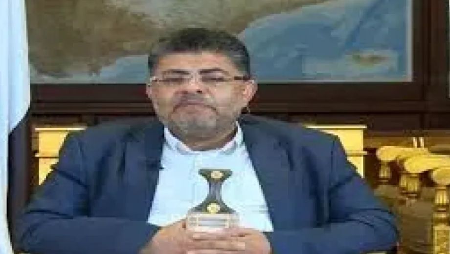 بعد أنباء عن اغتياله في غارات صنعاء..ظهور مفاجئ للقيادي محمد علي الحوثي "شاهد"