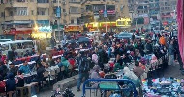 للعام التاسع.. مائدة إفطار شباب فيصل تجمع الأهالى والوافدين طول الشهر.. صور