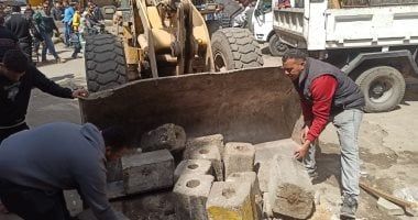 رفع إشغالات المفترشين للطريق العام فى منطقة ناهيا ومزلقان بولاق الدكرور