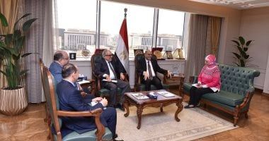 وزير العمل: كشف دورى على الأمراض المهنية فى مواقع العمل